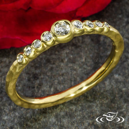 Graduated Gold Diamond Ring