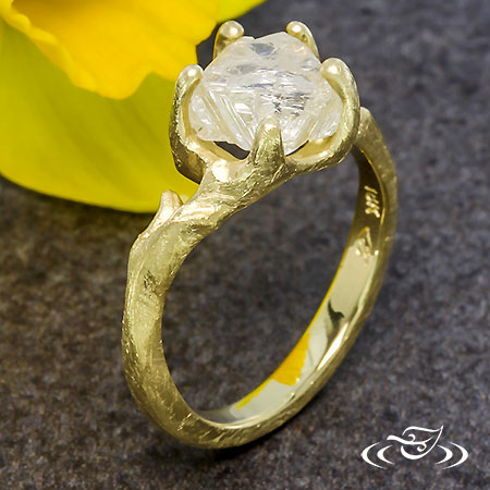18Kt Yellow Branch Diamond Ring