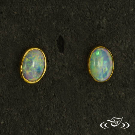 14Ky 7X5mm Oval Bezel Opal Studs