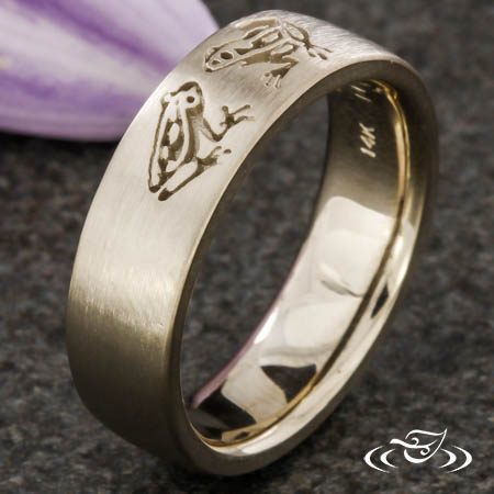 Engraved Frogs On Palladium Band