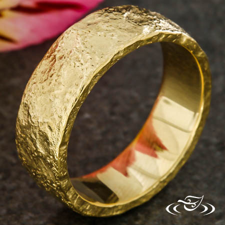 Rustic 18Kt Yellow Gold Band