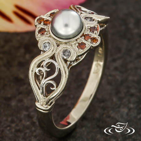 14Kt White Gold Pearl And Diamond Ring