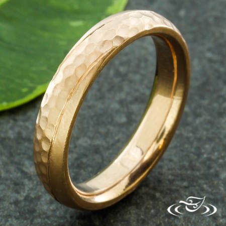 14Kt Rose Gold 4Mm Band With Diagonal Groove & Hammer
