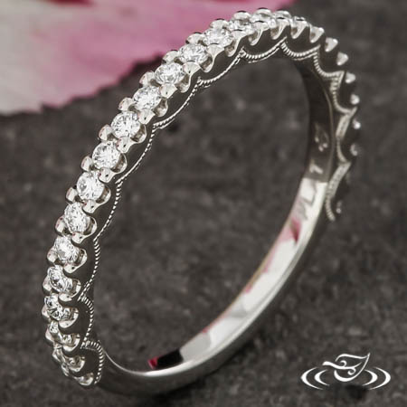 Shared Prong Diamond Shadow Band
