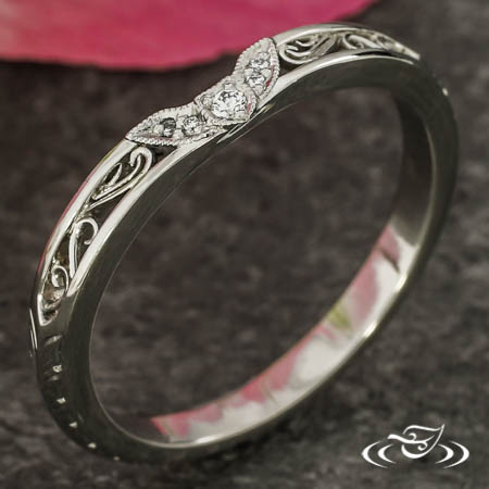 Filigree Fitted Band