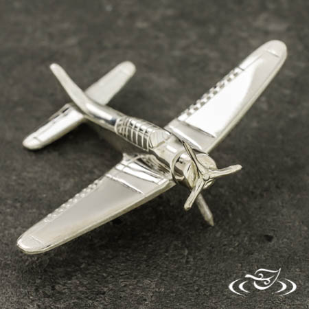 Douglas SBD-5 Dauntless Pin