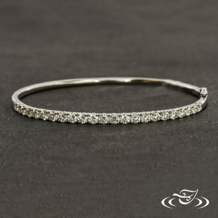 18Kw Diamond Bangle Bracelet 2.36Ctw