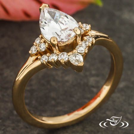 18Kr Contour Style Engagement Ring