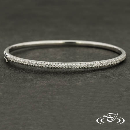 18Kw 0.85Ctw Pave Bangle