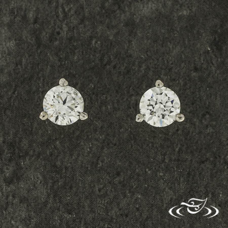 14Kw 0.63Ctw Diamond Stud Earrings