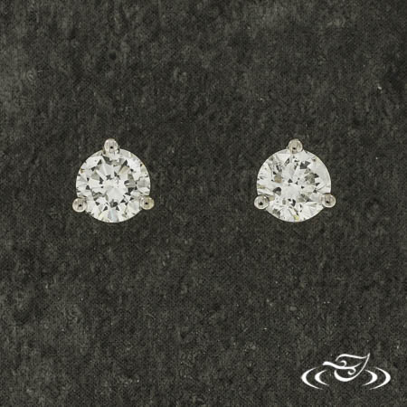 14Kw 0.73Ctw Diamond Stud Earrings