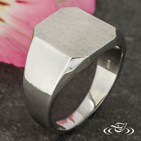 Engraveable Signet Ring
