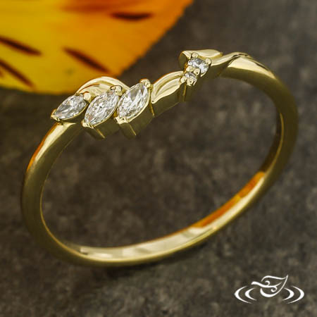 Leaf And Vine Wedding Band 