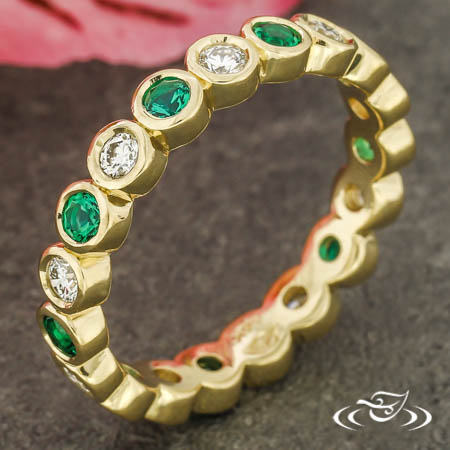 Bezel Emerald And Diamond Band