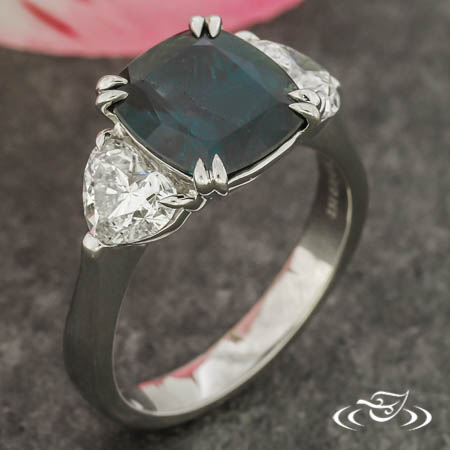 14Kw 3.51Ct Alexandrite Three-Stone Ring