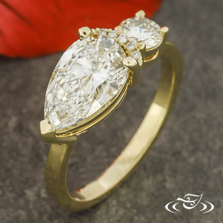 "Toi Et Moi" E/W Pear-Cut Diamond Ring