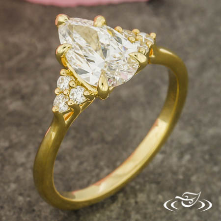 Pear Accented Solitaire 