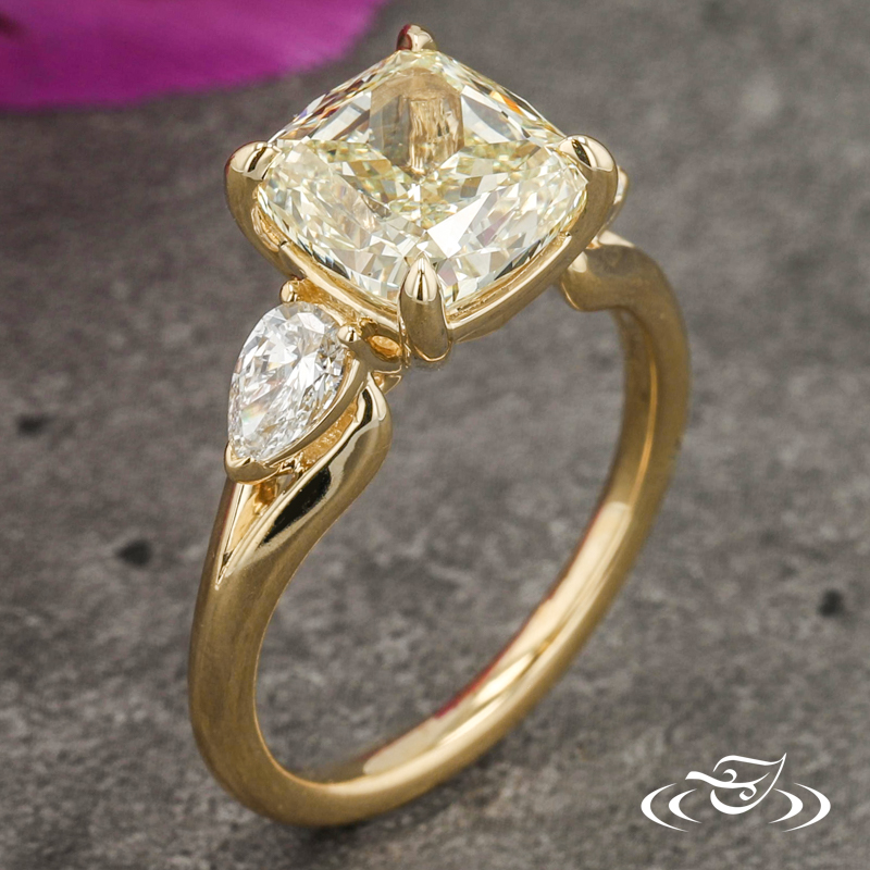 14Ky Yellow CU Lab Diamond 3-Stone Ring