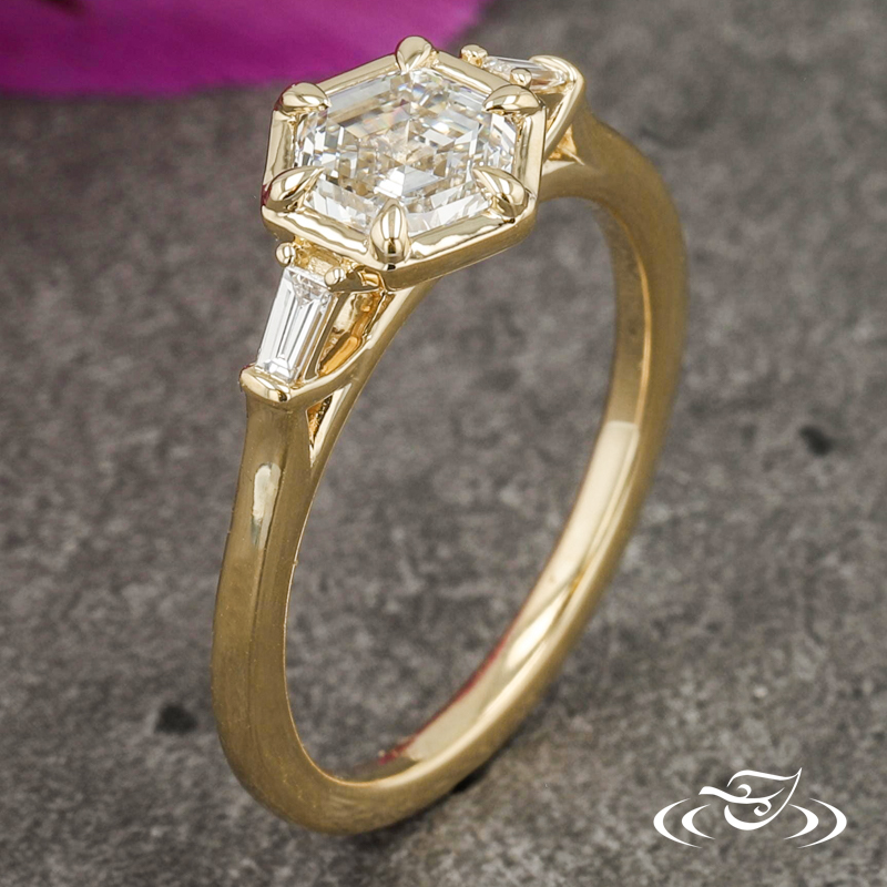 14Ky Hexagon Lab Diamond 3-Stone Ring