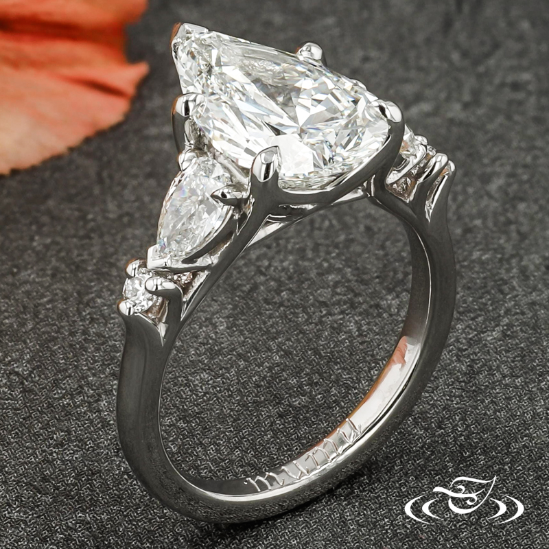 Pear Solitaire With Accents 