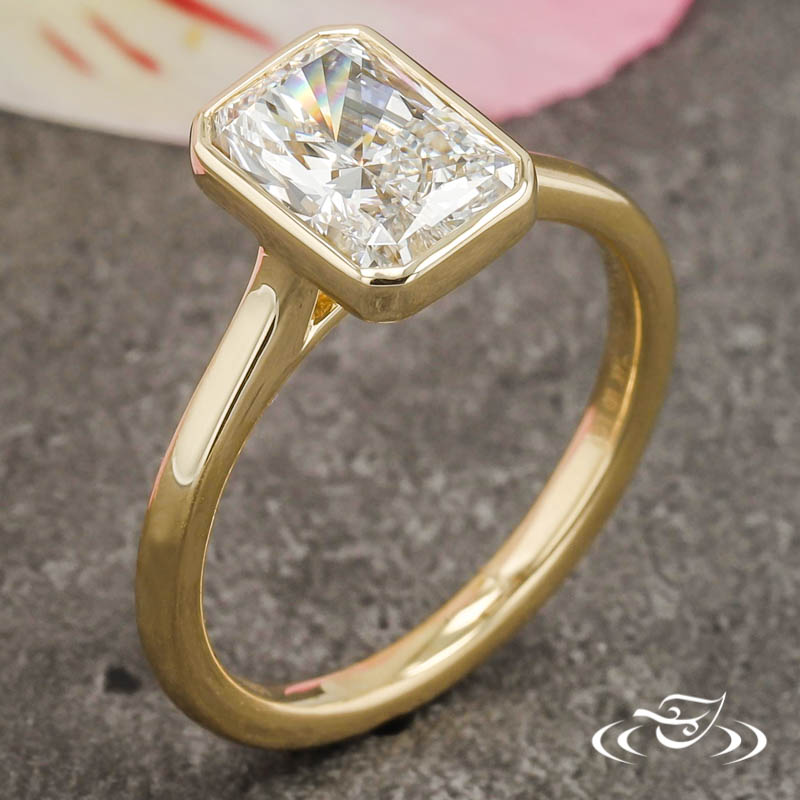 14Ky 2.0Ct Bezel Set Radiant Solitaire Ring 