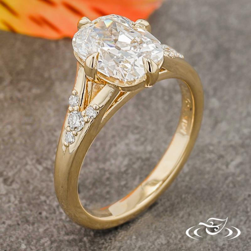 Antique Cushion Cut Engagement Ring 
