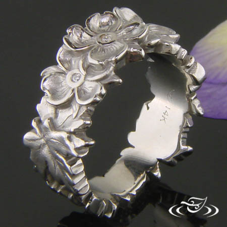 14K White Gold Carved Floral Band