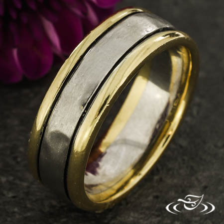 Plat And 14Kt Yellow Gold Hammer Center Band