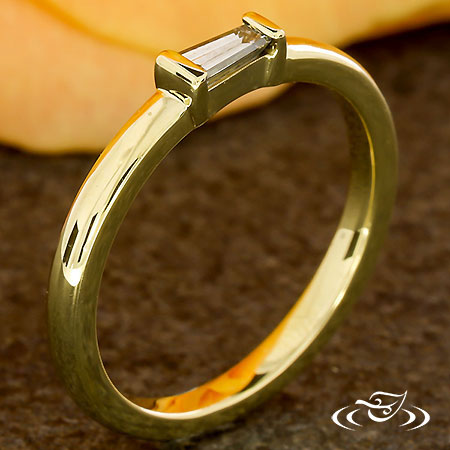 18Kt Yellow Gold Tapered Bag Ring